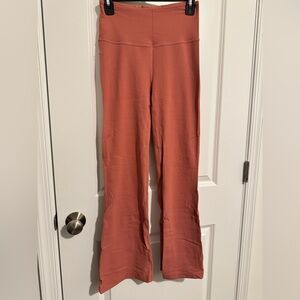 Lululemon - Groove Super High rise flared pant Nulu